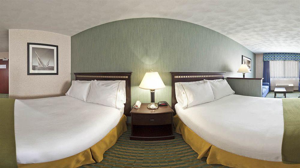 Holiday Inn Express & Suites Smithfield - Providence By Ihg מראה חיצוני תמונה