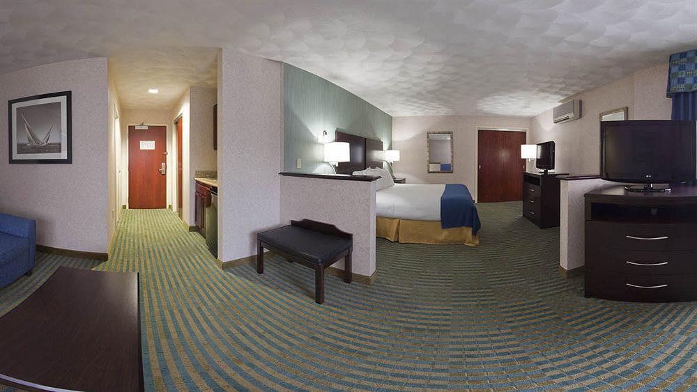 Holiday Inn Express & Suites Smithfield - Providence By Ihg מראה חיצוני תמונה