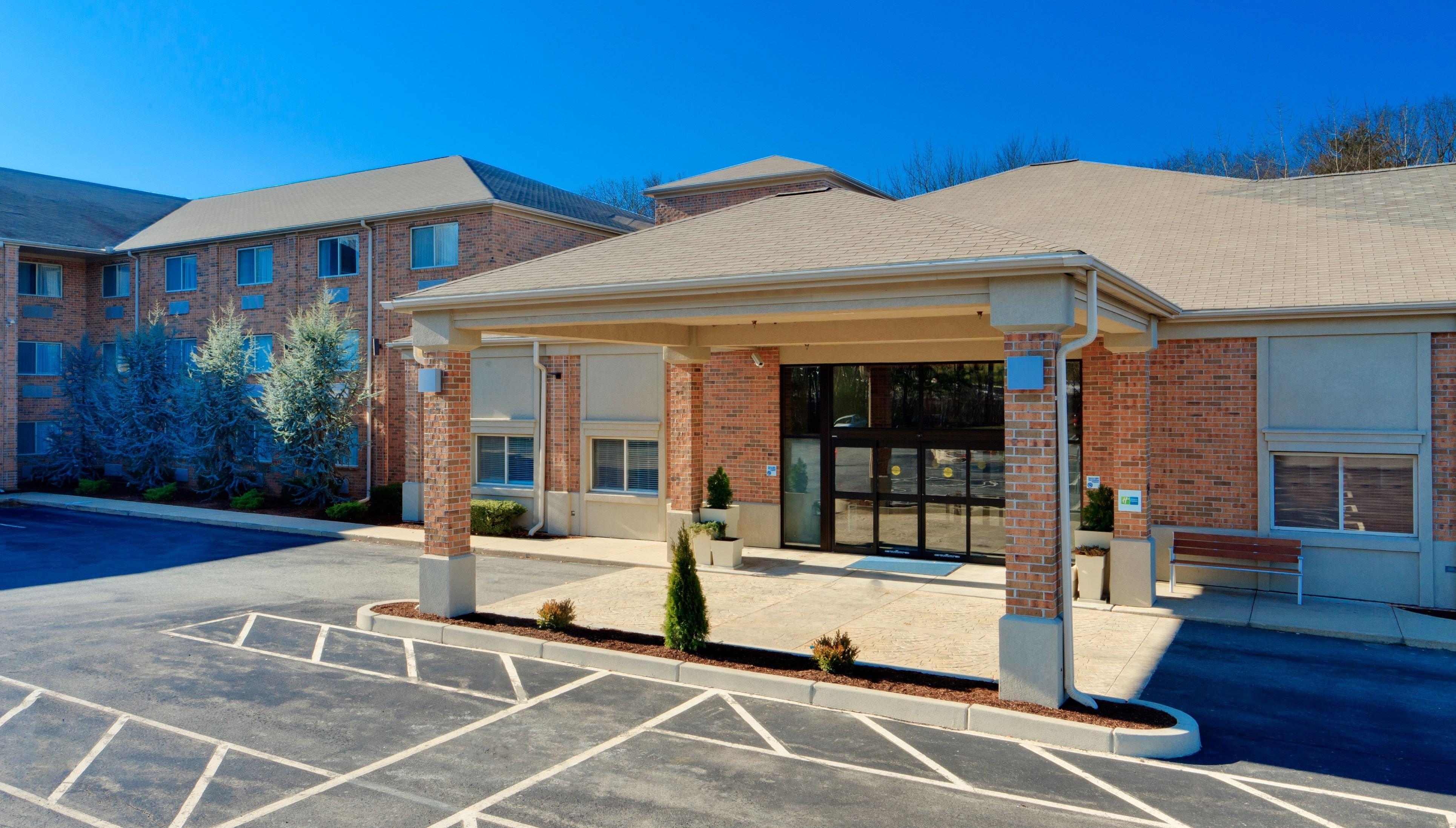 Holiday Inn Express & Suites Smithfield - Providence By Ihg מראה חיצוני תמונה